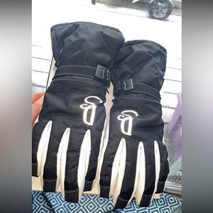 Diva Snow Gear Black and White Winter Gloves